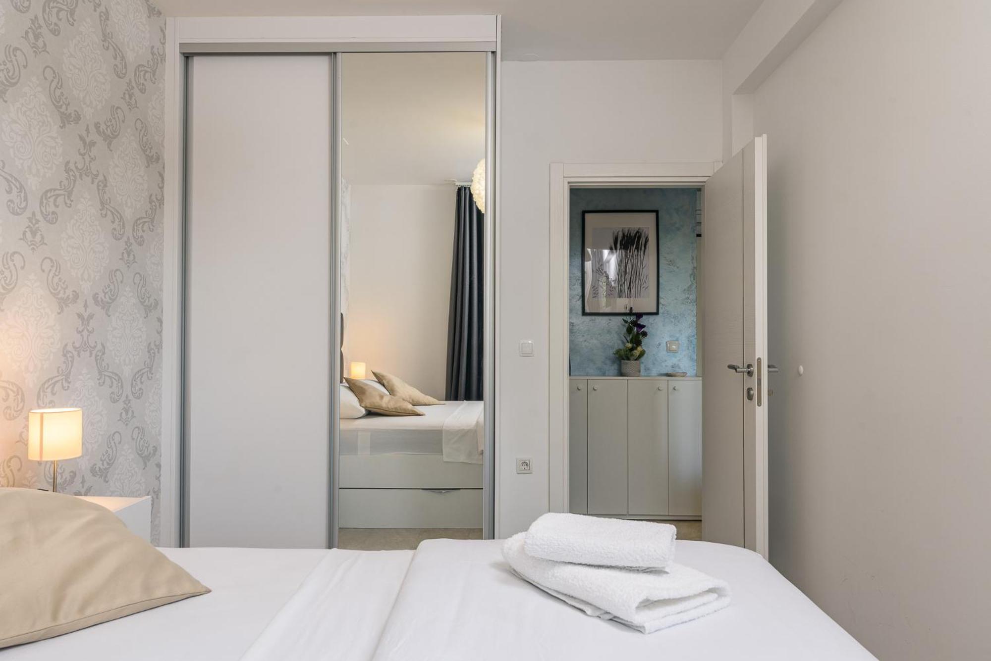 Relax Trogir Apartment Bagian luar foto